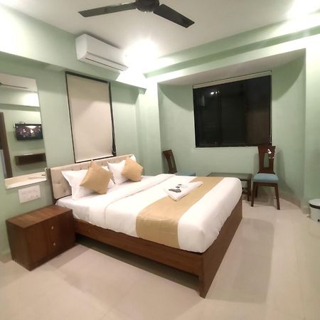 Everest Stays Rooms And Dormitory مومباي المظهر الخارجي الصورة