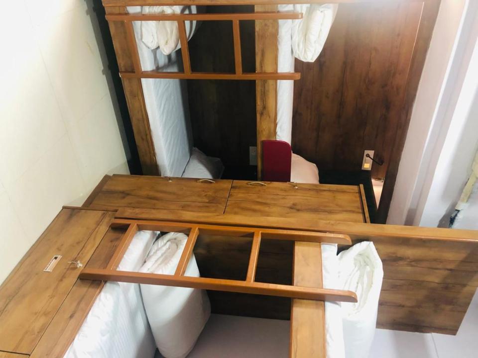 Everest Stays Rooms And Dormitory مومباي المظهر الخارجي الصورة