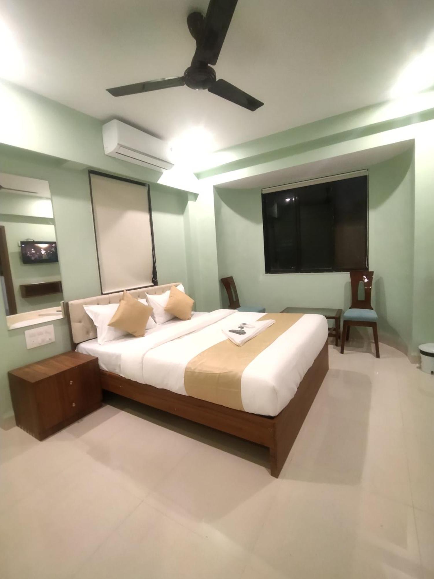 Everest Stays Rooms And Dormitory مومباي المظهر الخارجي الصورة