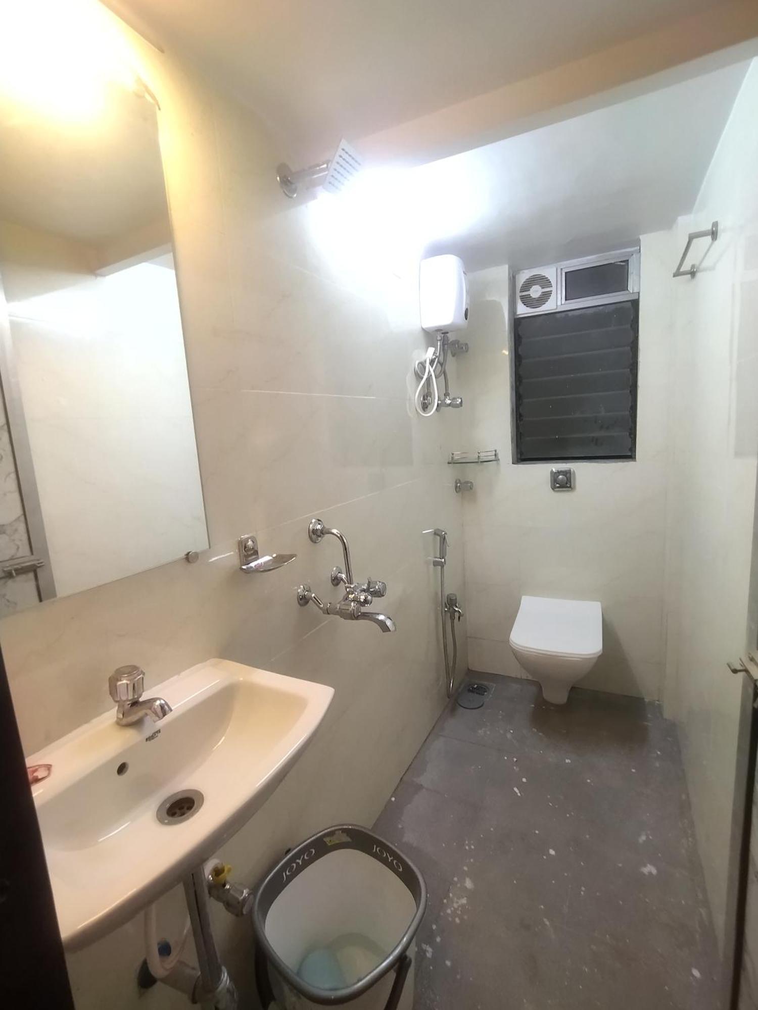 Everest Stays Rooms And Dormitory مومباي المظهر الخارجي الصورة