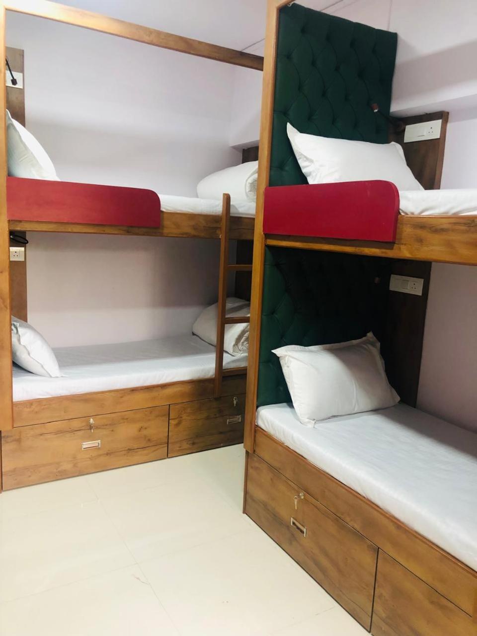 Everest Stays Rooms And Dormitory مومباي المظهر الخارجي الصورة