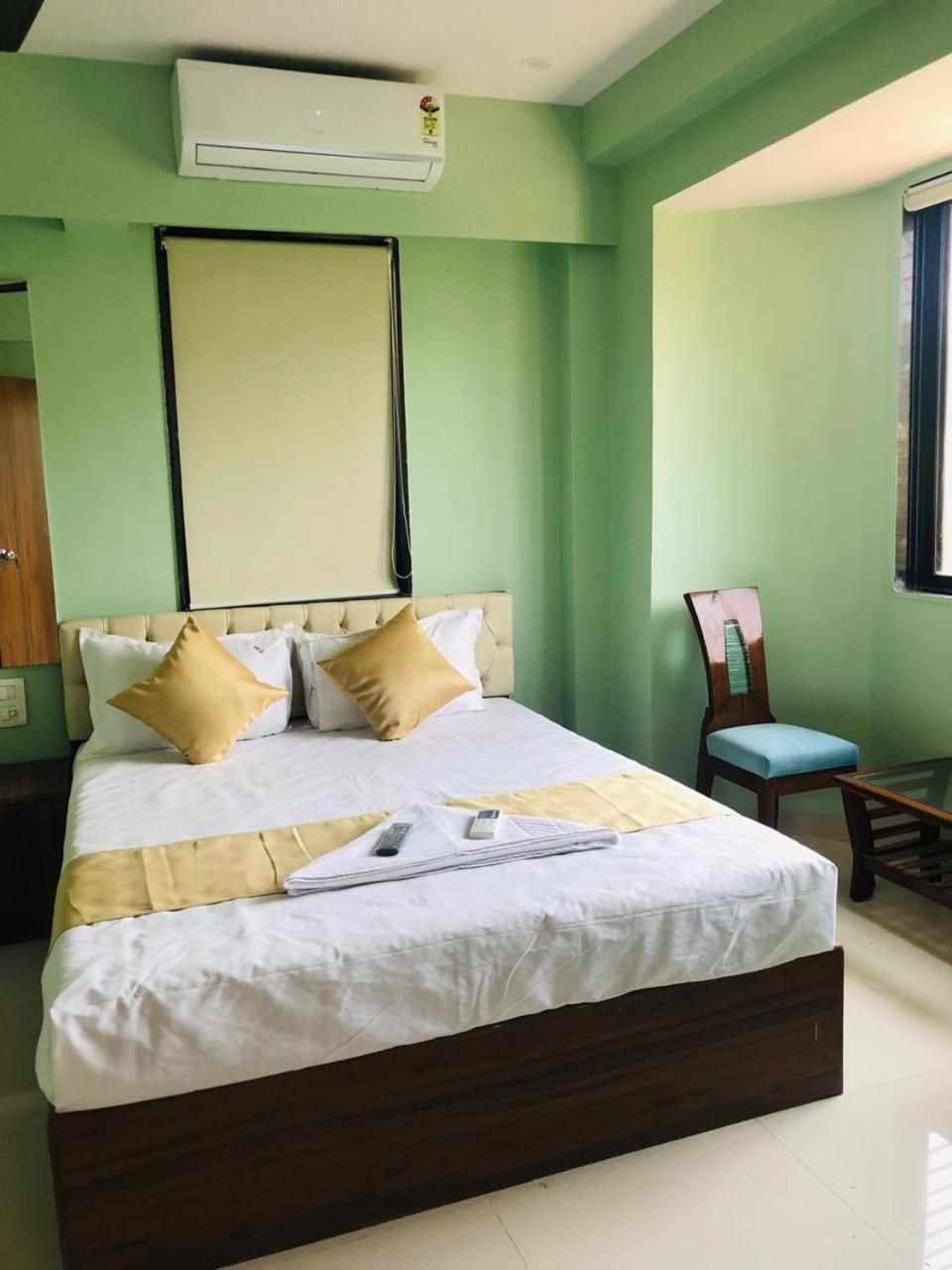 Everest Stays Rooms And Dormitory مومباي المظهر الخارجي الصورة